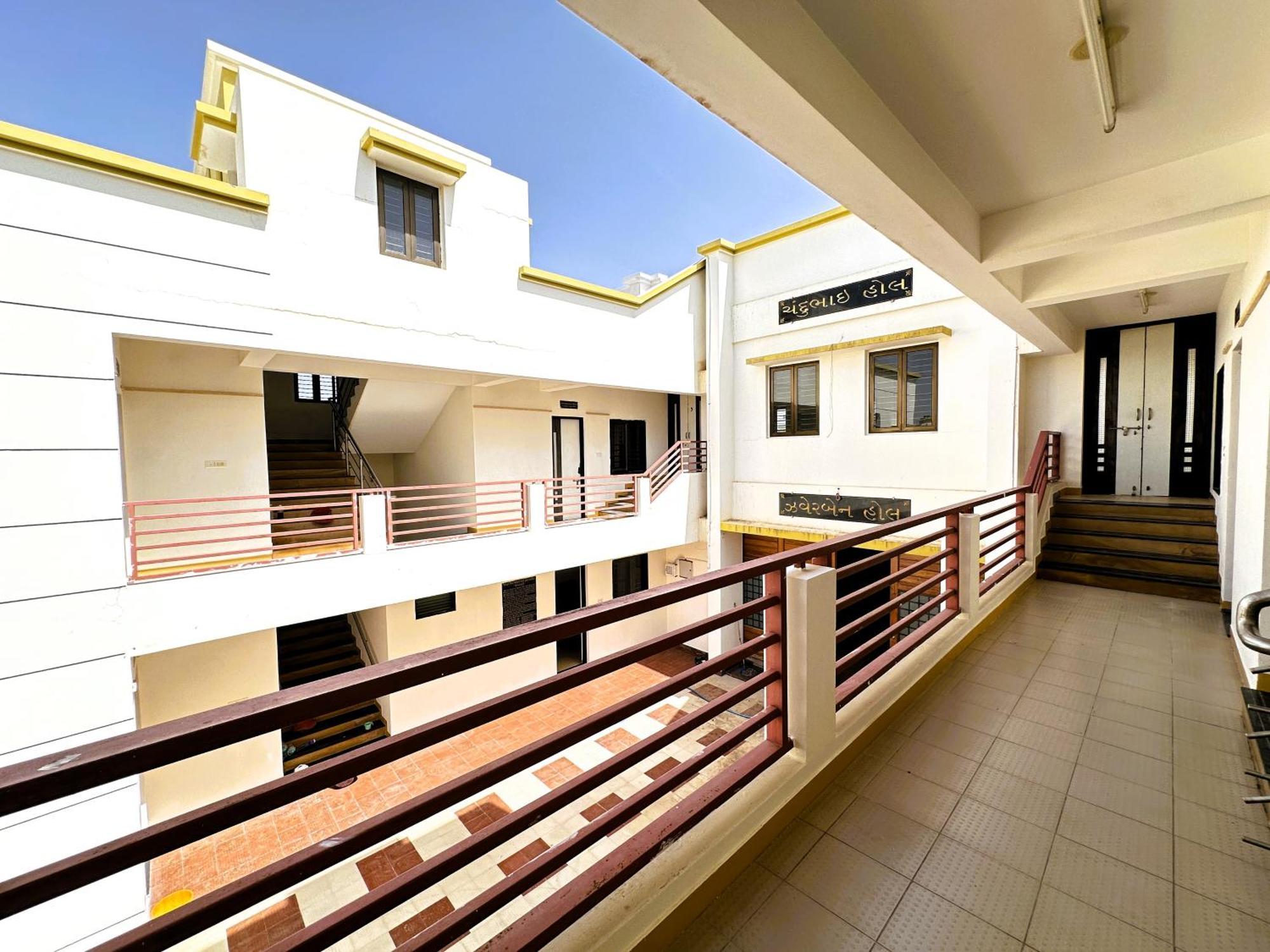 Ranjan Vadi Hotel Bhuj Exterior photo
