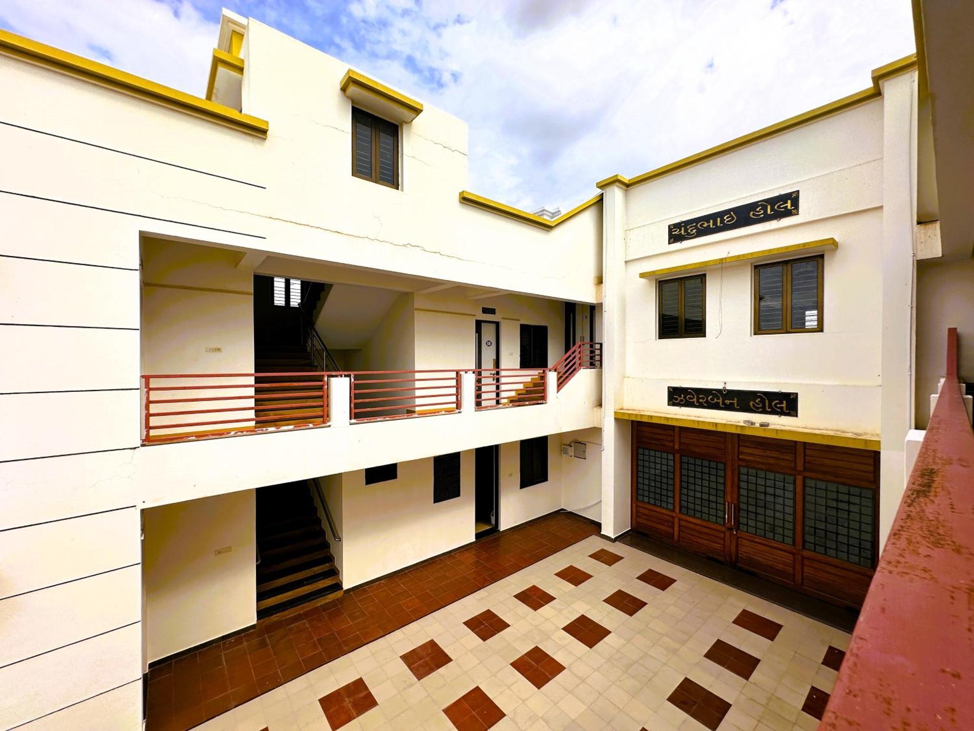 Ranjan Vadi Hotel Bhuj Exterior photo